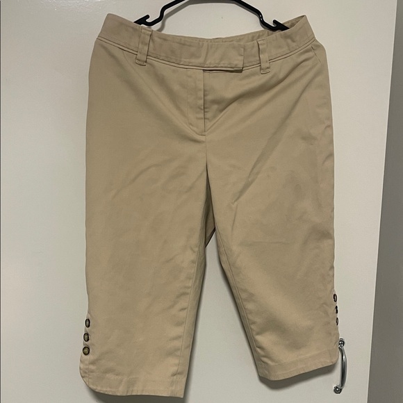 Rafaella Pants - Rafaella Tan Cropped Pants with Button Detail size 6